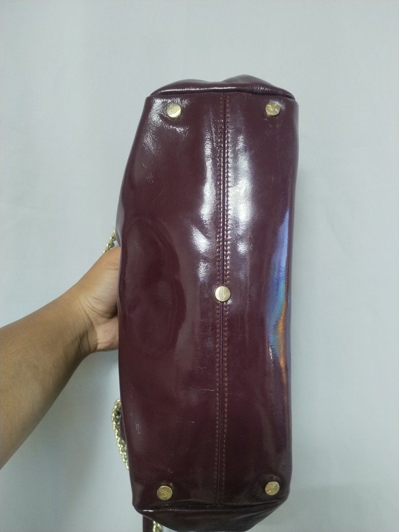 Vivienne Westwood Leather (Category: Shoulder Bags) located in Manila. Submitted by liljhayvillanueva (Listing ID 1470003185, Image 3). Description: Vivienne Westwood Leather Authentic.