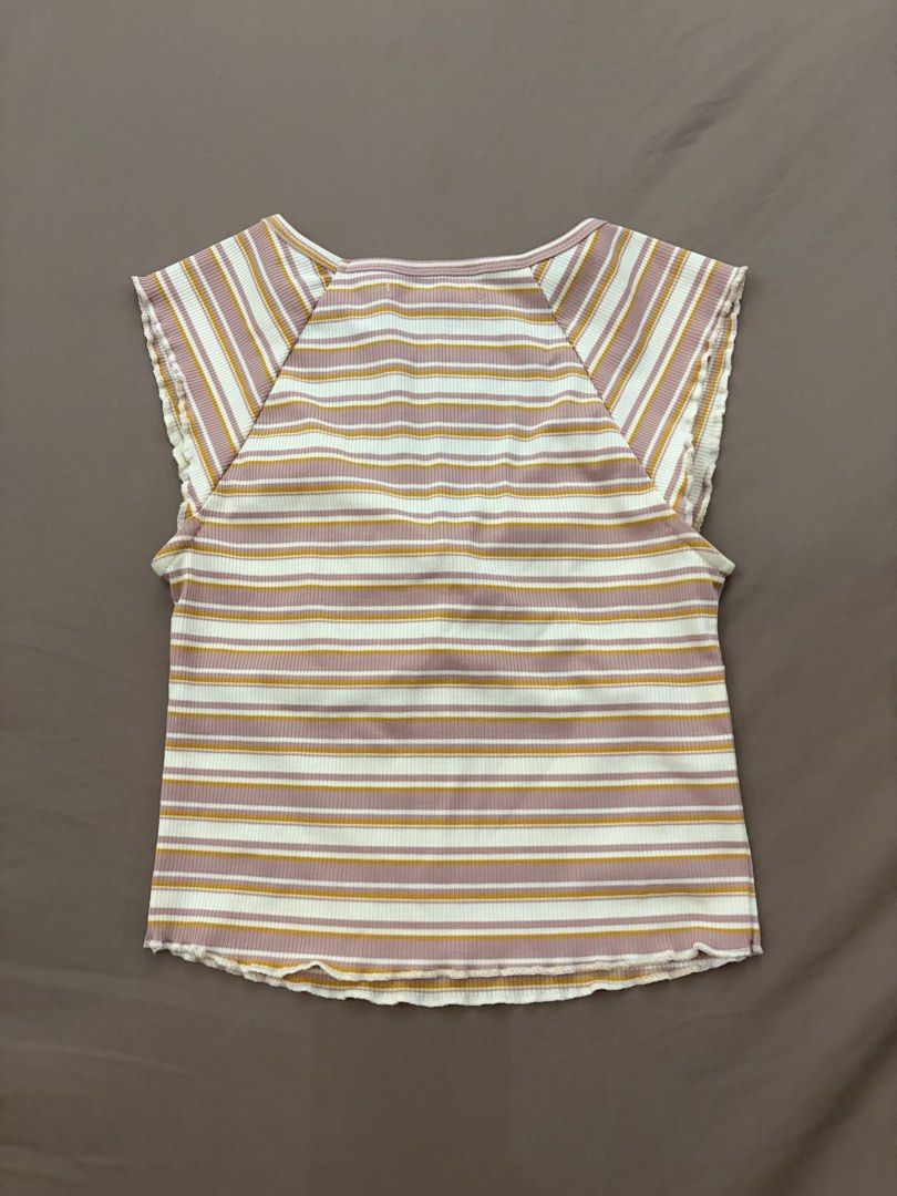 V-Neck Top (Category: Shirts) located in Pasig City. Submitted by gdeclutterwithme (Listing ID 1470124193, Image 3). Description: - Brand: Just G - Size: Small - Material: Soft ribbed fabric very cute!! dm for more deets and for when worn pics if you want !! 💕.