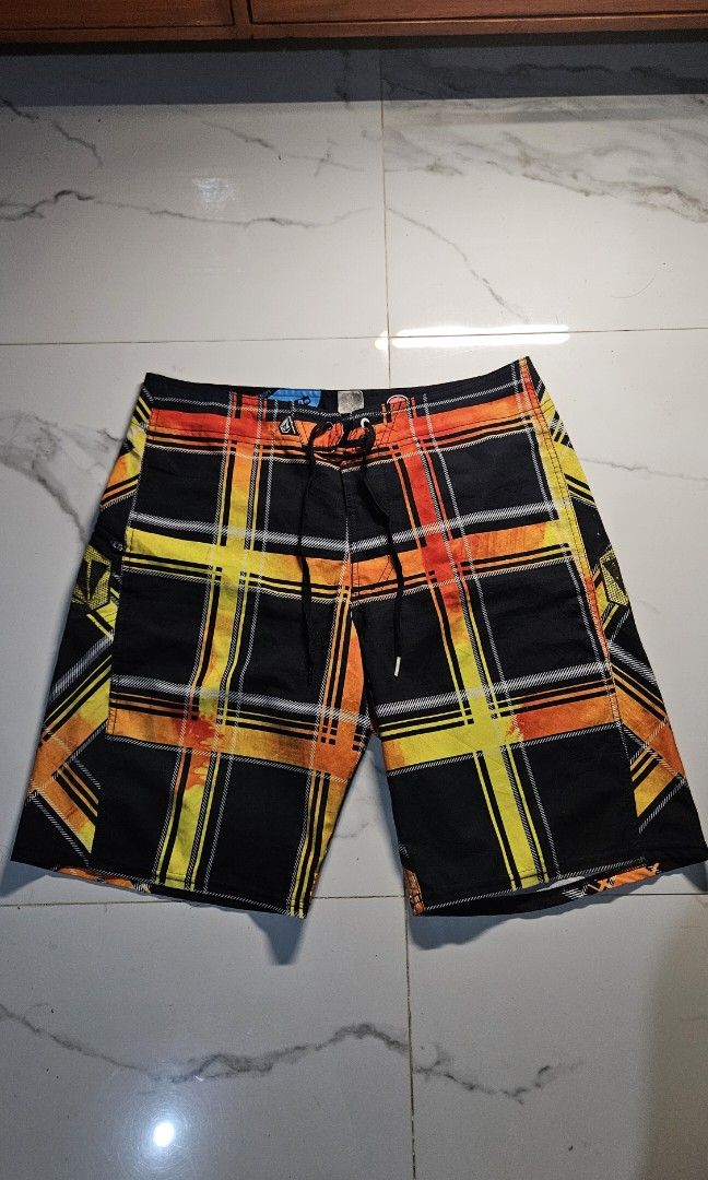 Volcom PLAITER (Category: Swim Trunks & Board Shorts) located in Aroroy. Submitted by gabrizz_y (Listing ID 1470125060, Image 1). Description: Condition: 10/10 Issue: None Size 34 SF is not included..