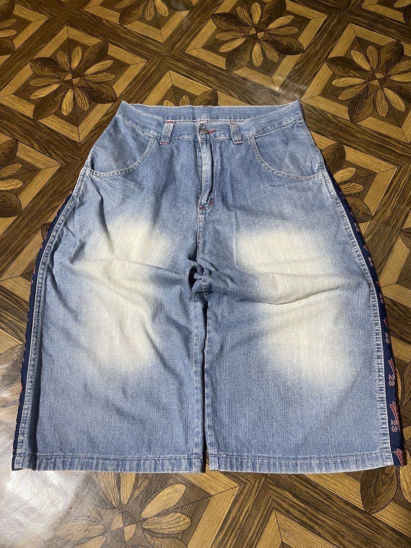 VTG/ Y2K KARL KANI SIDE SCRIPT WASHED CARPENTER LONG JORTS (Category: Jeans) located in Solano. Submitted by saint1drop_clxn (Listing ID 1470075747, Image 2). Description: Y2K FLAVA 🔥 vtg washed and has cool embroidery also .