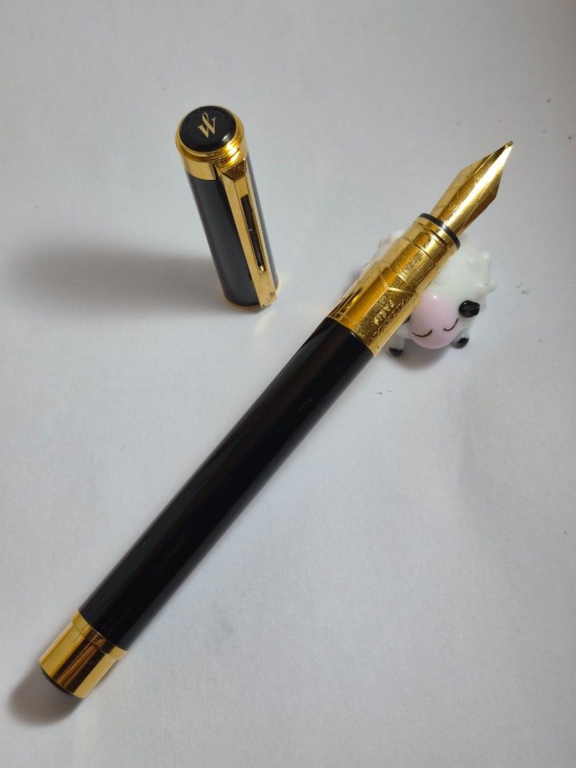 Waterman Perspective Fountain Pen (Category: Vintage Collectibles) located in Pasig City. Submitted by penpaul (Listing ID 1470026637, Image 1). Description: Waterman Paris Perspective fountain pen with gold plated M steel nib.