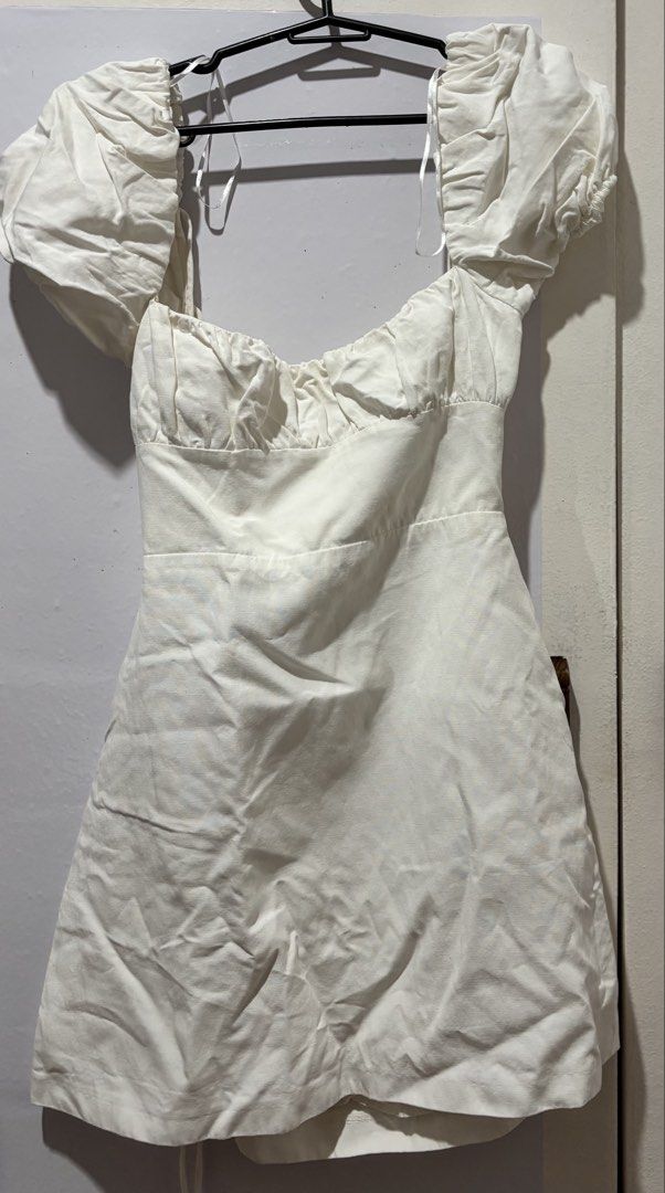 White Dress from Zara (Category: Dresses) located in Manila. Submitted by pasig_jb (Listing ID 1470091194, Image 1). Description: White dress from Zara. Size L on tag. Used once only..