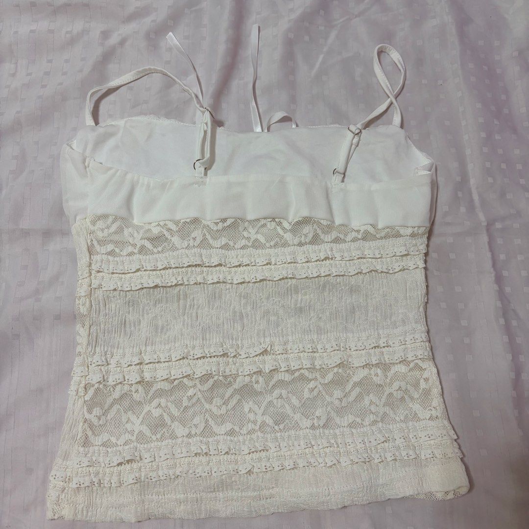 White Lace Cami Top (Category: Sleeveless) located in Marikina City. Submitted by pial21 (Listing ID 1469999883, Image 2). Description: Shein White Lace Cami Top Size Small.