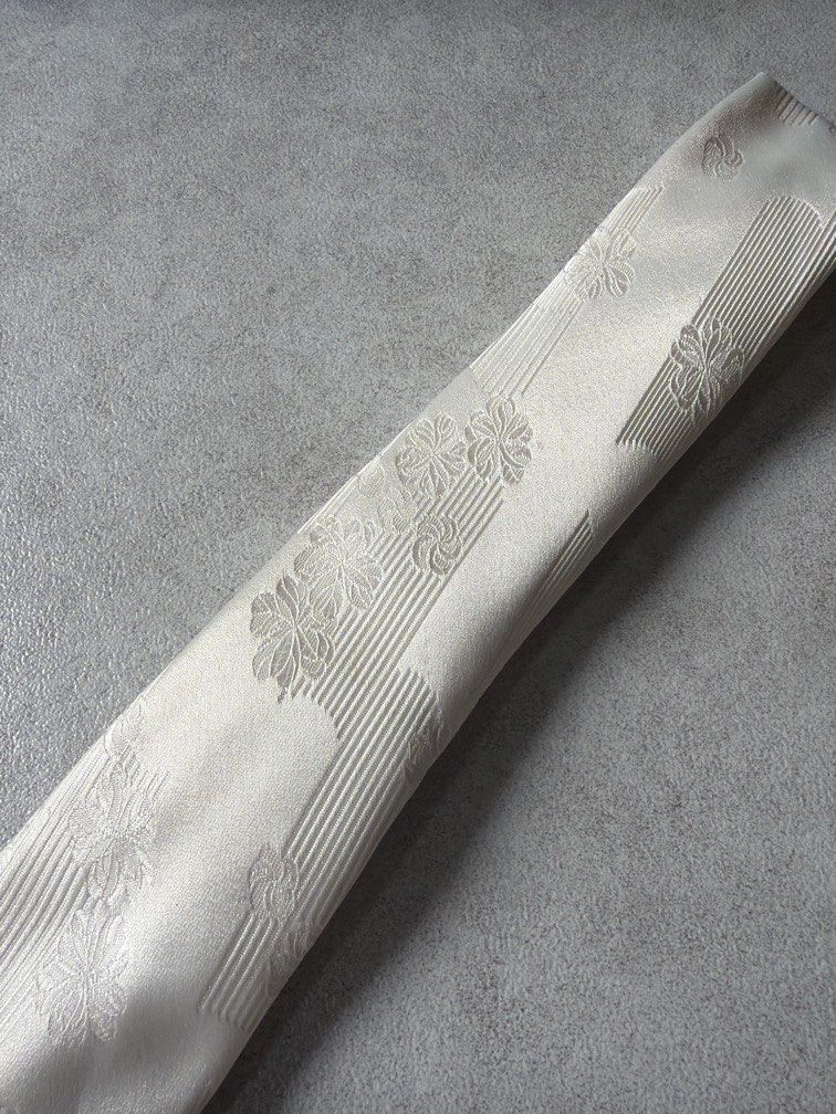 White Necktie by Blue Mountain (Category: Ties) located in Pasig City. Submitted by chamoisee (Listing ID 1469965622, Image 2). Description: Stains due to color.