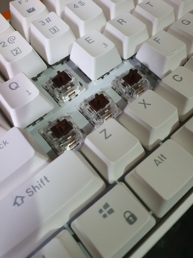 Royal Kludge RK96 (Category: Computer Keyboard) located in Manila. Submitted by mxlviin (Listing ID 1469950721, Image 2). Description: FOR SALE: RK Royal Kludge RK96 Wireless Mechanical Keyboard Condition: [Like New / Slightly Used] Looking for a compact keyboard that still has a number pad? The RK96 is the perfect mix of full functionality and space-saving design. Great for both heavy office work and gaming. Key Features: • 96% Compact Layout: G