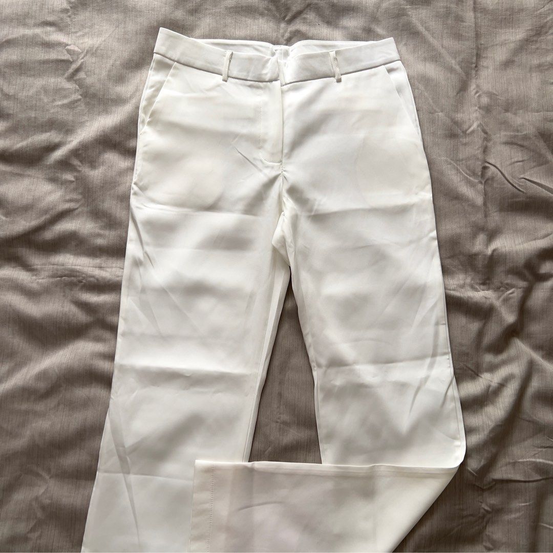 White Straight Leg Casual Pants Size M (Category: Jeans) located in Pasig City. Submitted by jenscloset86 (Listing ID 1469961774, Image 1). Description: Size: MEDIUM • Brand-new • Never worn/ never used Measurement: Waist: 30” Length: 41.5”.