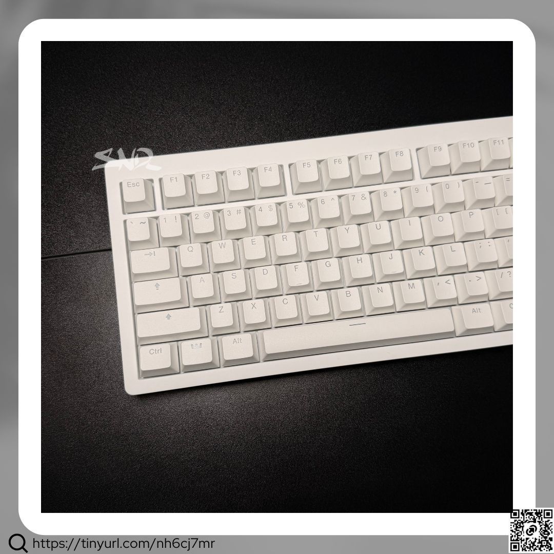 Wooting 80HE Zinc Alloy V2 | White (Category: Computer Keyboard) located in Quezon City. Submitted by sonder_listings (Listing ID 1470112174, Image 2). Description: • Unboxed only for photos/testing • Complete w/box & inclusions • Date of purchase: October 05, 2026 • Will include physical receipt • 80HE Zinc Alloy V2 Version • Lekker L60 V2 switches • Keycap & switch puller • Braided USB-C to C cable • USB-C to USB-A dongle • Travel case 💰 Selli