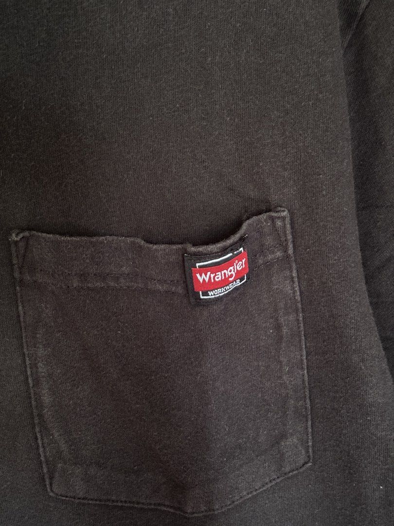 Wrangler Black Pocket Tee (Category: Tshirts & Polo Shirts ) located in Cabuyao City. Submitted by giothr1ft (Listing ID 1470058149, Image 2). Description: -Width: 19 -Length: 29 -Condition: 10/10 📌Buyers will shoulder the shipping fee.