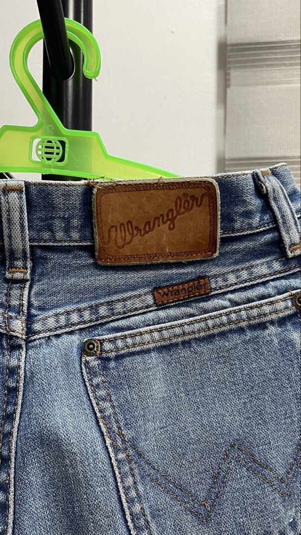 Wrangler Vintage Mom Jeans (Category: Jeans) located in Manila. Submitted by to_ri (Listing ID 1470077871, Image 3). Description: 🛍️ PRODUCT DETAILS 📏 Size: Small 📌 TERMS & CONDITIONS 💸 Payment first 📦 Shipping: J&T, LBC, Same day delivery couriers 🚫 No returns or refunds ❌ No joy/bogus buyers 💗 Please buy responsibly. Thank you!.