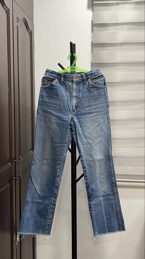 Wrangler Vintage Mom Jeans (Category: Jeans) located in Manila. Submitted by to_ri (Listing ID 1470077871, Image 1). Description: 🛍️ PRODUCT DETAILS 📏 Size: Small 📌 TERMS & CONDITIONS 💸 Payment first 📦 Shipping: J&T, LBC, Same day delivery couriers 🚫 No returns or refunds ❌ No joy/bogus buyers 💗 Please buy responsibly. Thank you!.