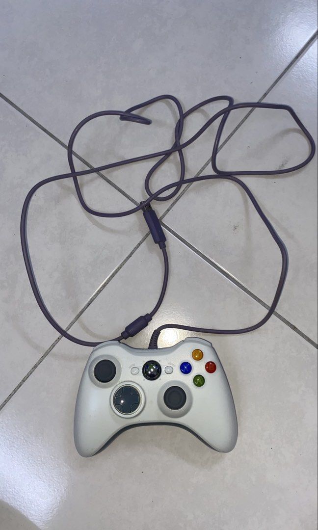 Xbox Controller Wired (Category: Xbox) located in Kangar. Submitted by wherearetheavocados (Listing ID 1470083850, Image 1). Description: Xbox 360 wired negotiable .