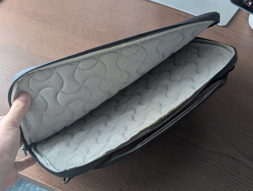 XD Design Laptop Sleeve Bag, Computers & Tech, Parts & Accessories ...
