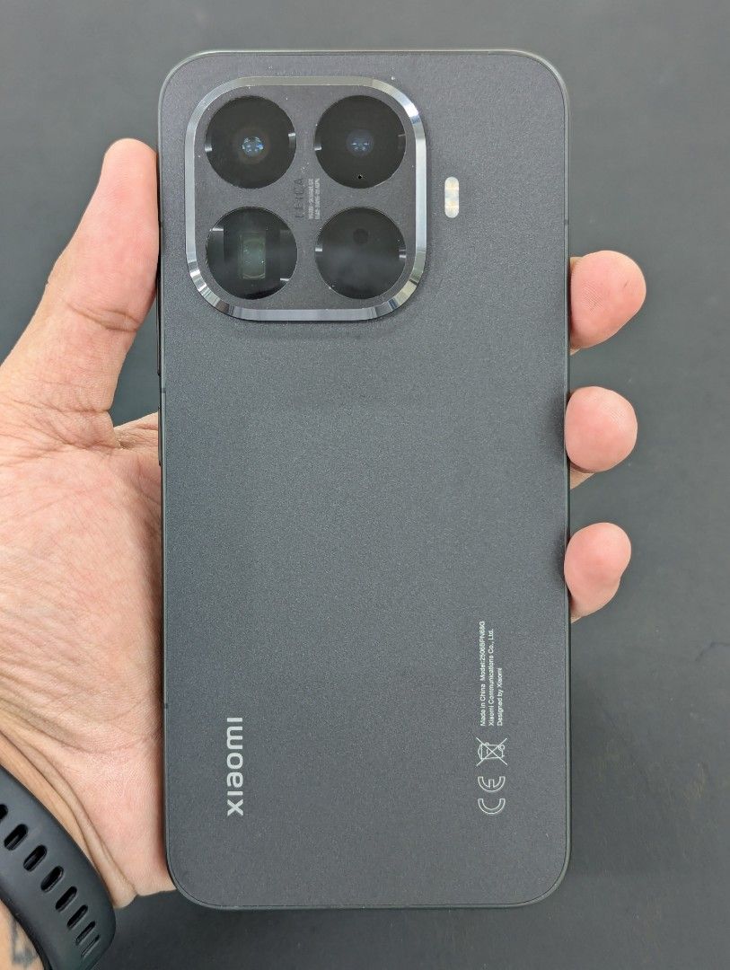 XIAOMI 15T PRO (Category: Xiaomi) located in Manila. Submitted by esonreyes041221 (Listing ID 1470110231, Image 1). Description: FORSALE OPEN FOR SWAP OFFER LANG PO PREF APPLE ✨Xiaomi 15T Pro ✨ Quick spec: • Display: 6.83-inch AMOLED, 144Hz • Chipset: MediaTek Dimensity 9400+ • Battery: 5500mAh, 90W wired, 50W wireless • Cameras: 50MP main, 50MP 5x telephoto, 12MP ultrawide • Storage: 12GB RAM + 256GB/512GB/1TB options • Durability: IP68, Gorilla