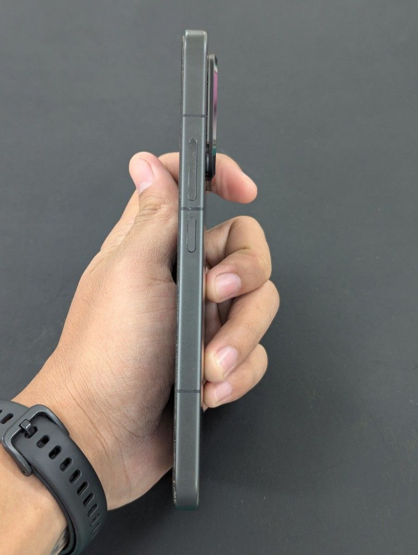 XIAOMI 15T PRO (Category: Xiaomi) located in Manila. Submitted by esonreyes041221 (Listing ID 1470110231, Image 2). Description: FORSALE OPEN FOR SWAP OFFER LANG PO PREF APPLE ✨Xiaomi 15T Pro ✨ Quick spec: • Display: 6.83-inch AMOLED, 144Hz • Chipset: MediaTek Dimensity 9400+ • Battery: 5500mAh, 90W wired, 50W wireless • Cameras: 50MP main, 50MP 5x telephoto, 12MP ultrawide • Storage: 12GB RAM + 256GB/512GB/1TB options • Durability: IP68, Gorilla