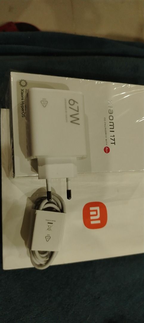 Xiaomi original charger (Category: Chargers & Cables) located in Caloocan City. Submitted by mysticrabbit_c00da6 (Listing ID 1470115793, Image 1). Description: Legit xiaomi charger.