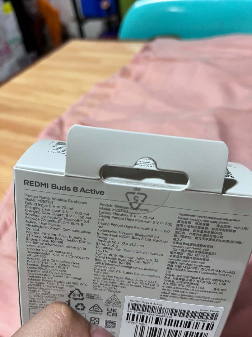 Xiaomi Redmi Buds 8 Active Wireless Earphones White (Category: Earphones) located in Quezon City. Submitted by luigiposerio2 (Listing ID 1470082230, Image 2). Description: - Brand: Xiaomi Redmi Buds 8 Active (White, Model M2537E1) - Condition: Brand new, unopened box with factory seal intact - Sound: Immersive 14.2mm dynamic drivers for deep bass - Calls: Dual-mic AI noise reduction for crystal-clear conversations - Battery: Up to 37 hours of tot