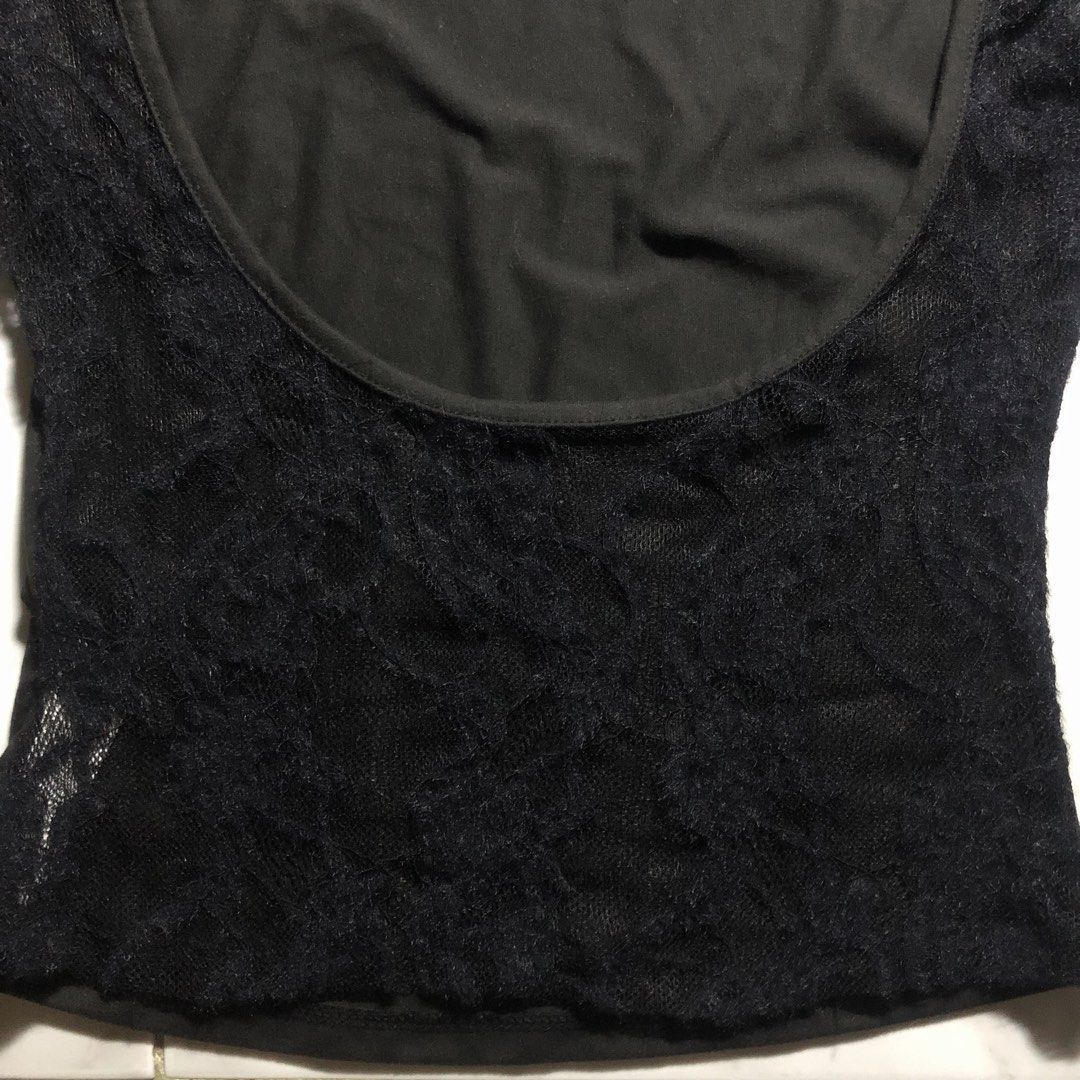 Y2K 2000s Sexy Long-sleeves (Category: Longsleeves) located in Calamba. Submitted by kiyanc3 (Listing ID 1469963570, Image 3). Description: No Issue - Size Small to Medium - Crewneck - Backless - Lace - Can Stretch .
