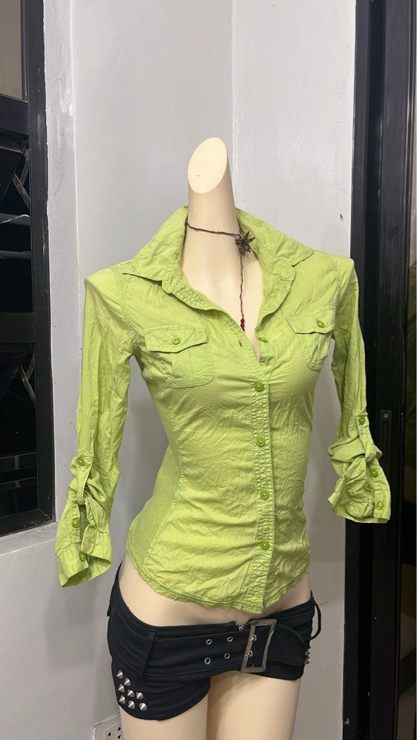 Y2k apple green button down slim fit polo 🍏🌸 (Category: Longsleeves) located in Caloocan City. Submitted by onlyfromthepast (Listing ID 1470085584, Image 1). Description: 9/10 condition Medium ✅My bio before purchasing tia💕 ✅ All items are fresh from bales, Pls expect dirt,dust or stains.