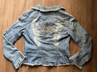 (Category: ) located in . Submitted by pinkvanilla.milkshake (Listing ID 1470038494, Image 1). Description: .
