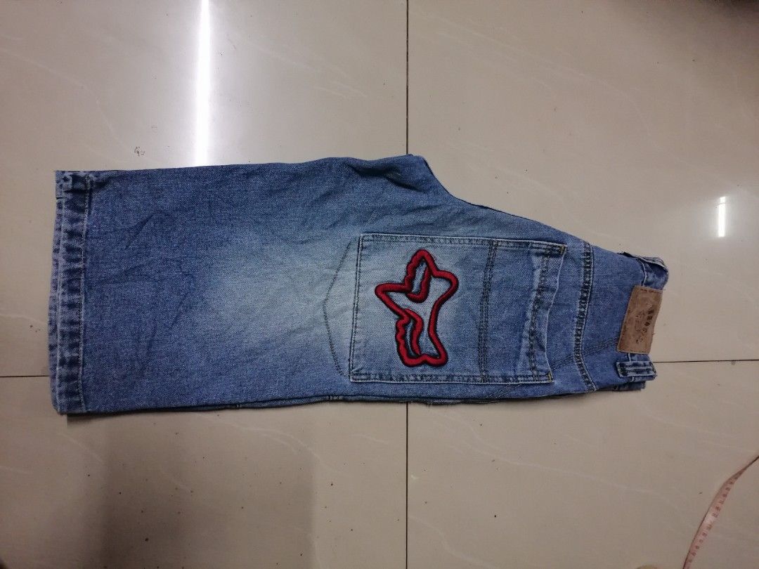 Y2K FOX RACING (Category: Shorts) located in Quezon City. Submitted by gramjem (Listing ID 1470047458, Image 3). Description: Y2K FOX RACING BIG POCKET LONG JORTS WITH RED FOX EMBROIDERED 🦊 🦊 🦊 Waist size: 28 L- 27.5 W- 11 Leg hole -10 +sf negotiable DM for more infos..