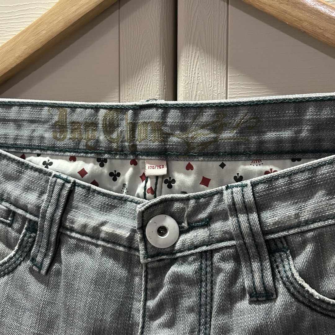 Y2K Gray Light-Wash Straight Cut Pants (Category: Jeans) located in Baguio. Submitted by thrift_zi3 (Listing ID 1469956556, Image 1). Description: Y2K Gray Light-Wash Straight Cut Pants W 33" L 41" leg opening 8" No Issues Mine 300.