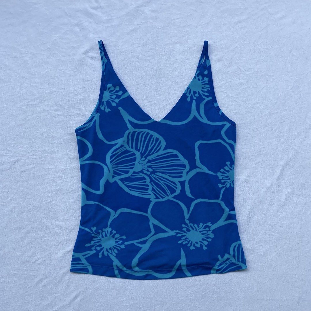 Y2K Guess Floral Print (Category: Blouses) located in General Santos City (Dadiangas). Submitted by kala_chuchi (Listing ID 1470110170, Image 1). Description: Size. Medium 15 inches width 22 inches length No flaws Over all condition Excellent .