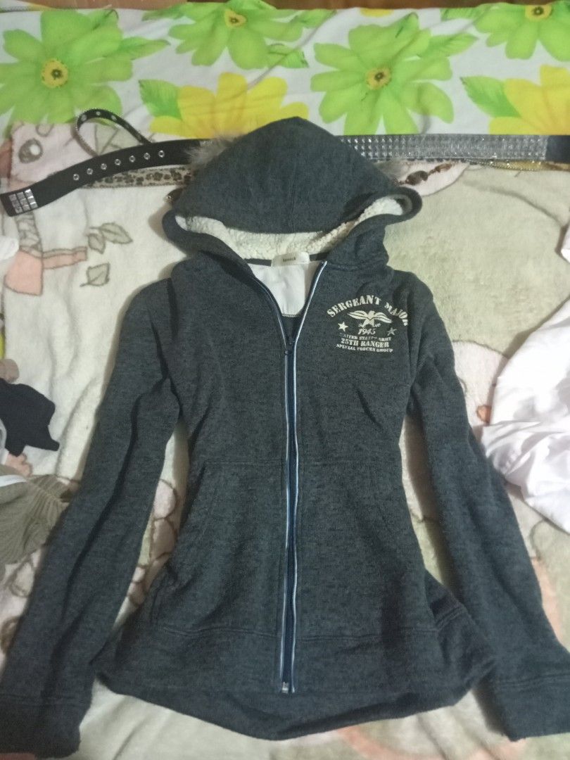 Y2K jacket, 2000'jacket, Grey And casual jacket, long sleeve, comfortable (Category: Coats, Jackets and Outerwear) located in Baguio. Submitted by sienna_ahn (Listing ID 1470094494, Image 1). Description: Material: Cotton 10/10 condition No flaws.