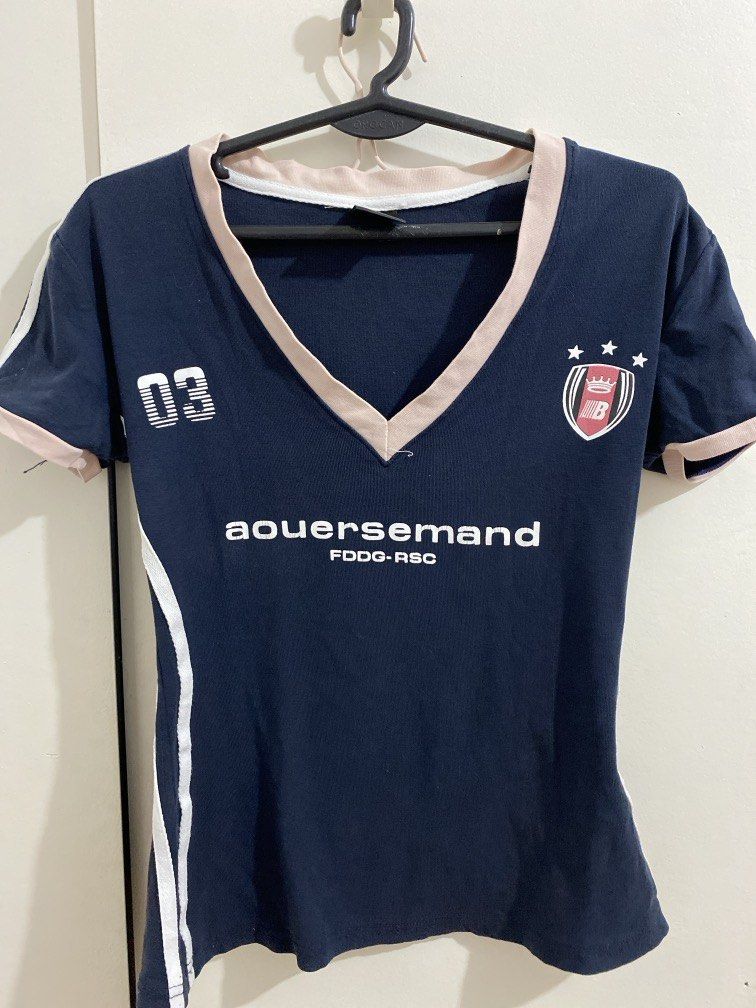 Y2K jersey tee (Category: Shirts) located in Naga. Submitted by she_clutter (Listing ID 1470113850, Image 3). Description: Flaw: Loose Neckline Can fit size small to med.