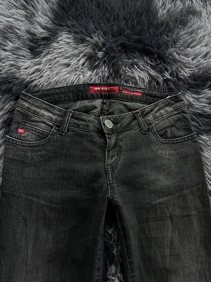 Y2k Miss Sixty Low rise Flared Jeans (Category: Jeans) located in Banaybanay. Submitted by prettysixtythrift_17 (Listing ID 1470057636, Image 3). Description: Y2k Miss Sixty Low rise Flared Jeans ▪️Waistline: 27 to 30 ▪️Length: 34 ▪️Hem: 9 ▪️Hips: 15 ▪️Leg Thigh: 10 ▪️Rise: 7 ▪️Inseam: 26.5.