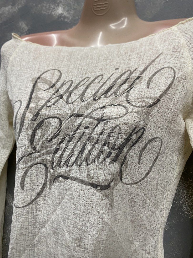 Y2k off the shoulder (Category: Activewear) located in Manila. Submitted by freshfindresale (Listing ID 1470009709, Image 2). Description: Size small medium Excellent No flaws.
