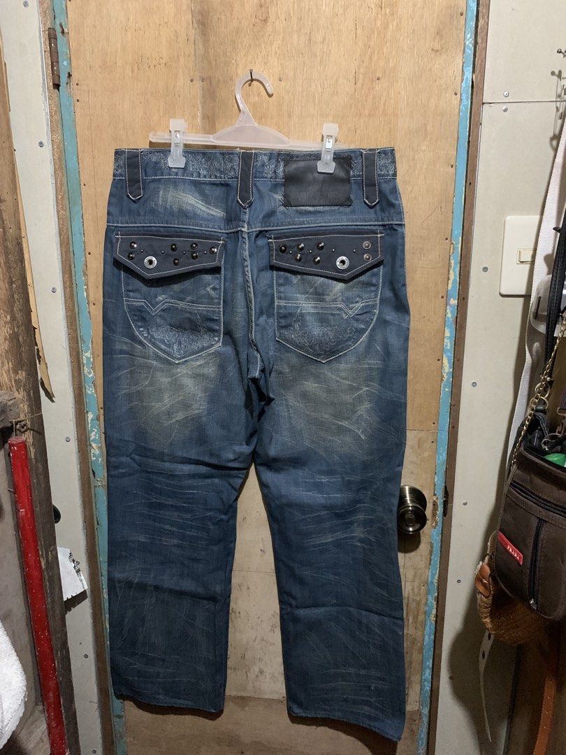 Y2K Pants (Category: Jeans) located in Naga. Submitted by glicko_reiyuki08 (Listing ID 1470024247, Image 3). Description: Y2k Pants Dimes: 34 Waist 40 Length 9.5 Leg hole Condition: Excellent Color rate: 9/10 Issue: 1 not working back pocket button, altered length Location: Naga City Camarines Sur📍.