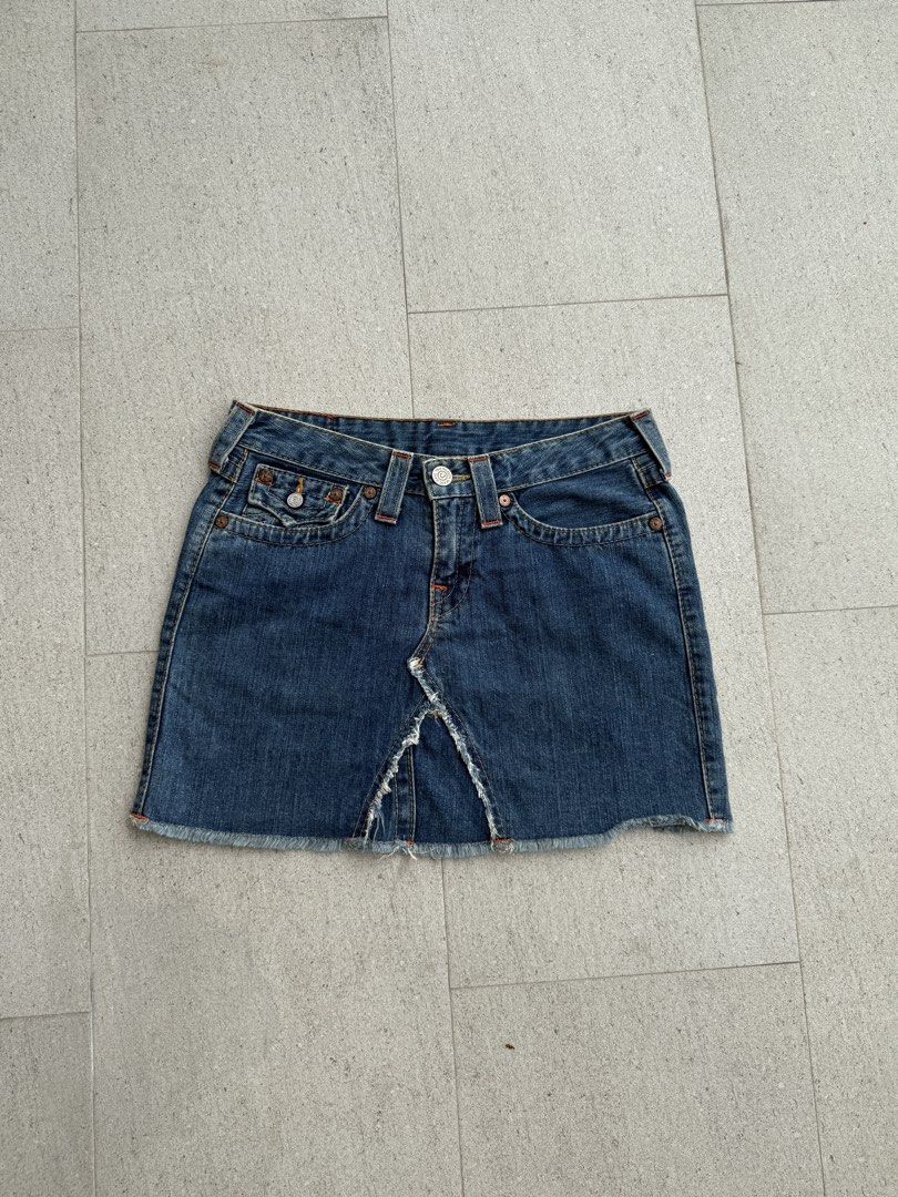 Y2k True ReligionMini Denim Skirt (Category: Skirts) located in Manila. Submitted by xxxara (Listing ID 1469981521, Image 2). Description: Size 28.