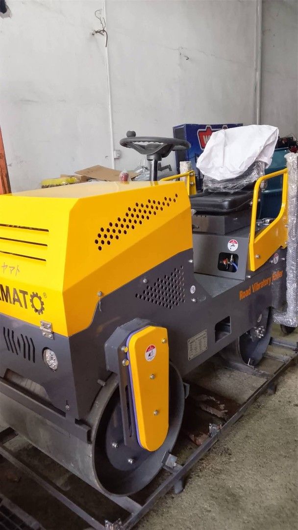 YAMATO JAPAN VIBRATOR ROLLER (Category: Announcements) located in Manila. Submitted by ivan2.0 (Listing ID 1469950296, Image 1). Description: YAMATO JAPAN VIBRATORY ROLLER (RIDE ON ) DRUM SPECS👇👇 MODEL: FVR-850 ROLLER SIZE: 2000*850MM RATED POWER: 9.0HP ADVANCE SPEED: 60/MIN DRIVE MODE: HYDRAULIC EXCITING FREQUENCY: 70HZ EXCITING FORCE: 30KN GRADEABILITY: 25% N:W: 700KG WORKING DIRECTION: BI DIRECTION YAMATO JAPAN DIESEL ENGINE 12HP ENGINE SPEC