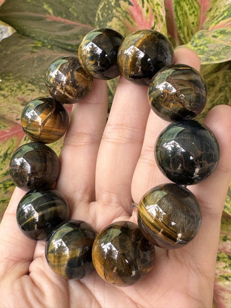 YELLOW TIGERS EYE 🍋 M8_TE002 (Category: Precious Stones) located in Bulacan. Submitted by selling_low_by_bella_ben (Listing ID 1469975111, Image 3). Description: YELLOW TIGERS EYE 🍋 M8_TE002 🏷️ 1900 21+ mm bead size 17 cm wrist.