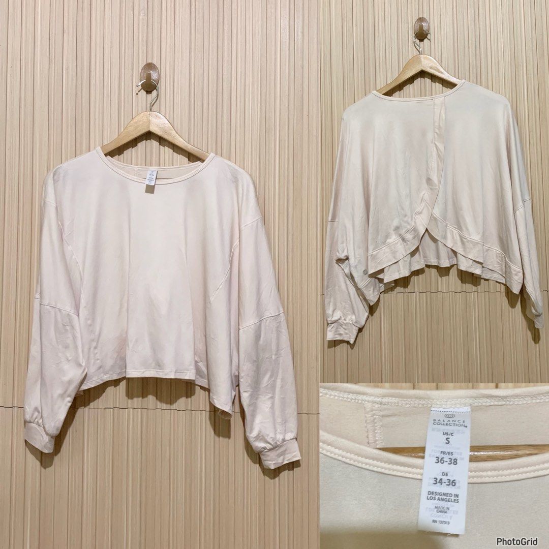Yoga longsleeves top (Category: Activewear) located in Koronadal. Submitted by gstyledforless (Listing ID 1470103576, Image 1). Description: M-L.