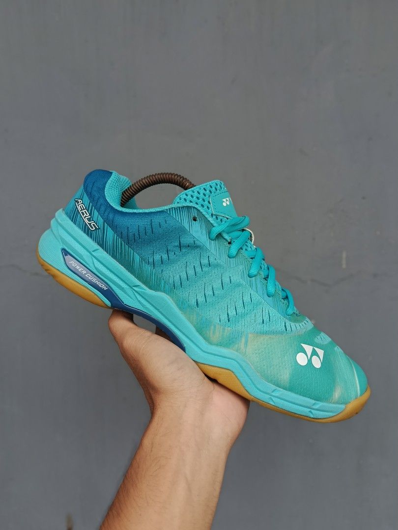 YONEX AERUS (Category: Sneakers) located in Dagupan City. Submitted by rodolfo_b (Listing ID 1470023439, Image 1). Description: AUTHENTIC SPIKY SOLID PA NETO.