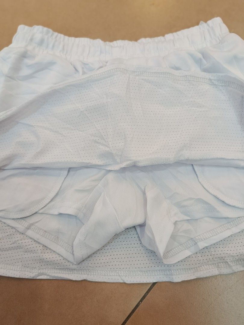 YONEX SKORT (Category: Activewear) located in Dagupan City. Submitted by rodolfo_b (Listing ID 1470024773, Image 3). Description: NO ISSUES WITH POCKET WITH INNER S-M 25-30.
