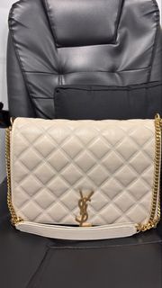 (Category: ) located in . Submitted by shoppersluxe2394 (Listing ID 1470009620, Image 1). Description: .