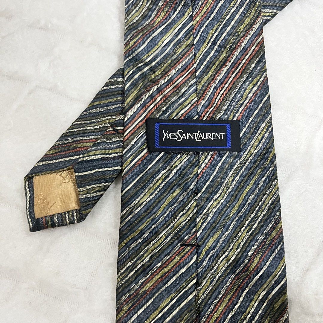 YVES SAINT LAURENT Luxury Tie (Category: Ties) located in Samal. Submitted by thatsodd (Listing ID 1469948696, Image 2). Description: .