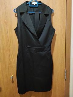 (Category: ) located in . Submitted by wardrobe14 (Listing ID 1469959944, Image 1). Description: .