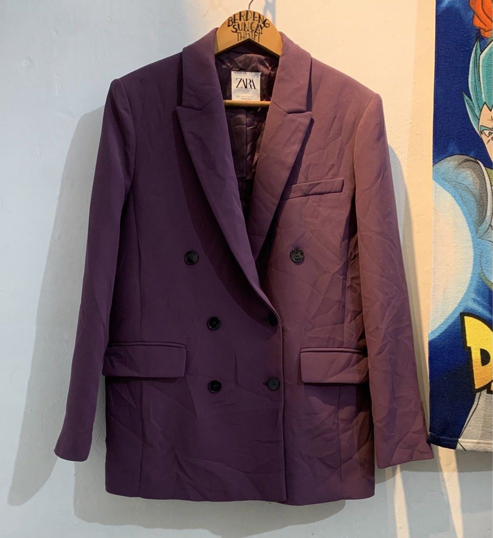 Zara | Oversized Double-Breasted Blazer/Coat (unisex) (Category: Coats, Jackets and Outerwear) located in Baao. Submitted by berdengsungay08 (Listing ID 1469955451, Image 1). Description: Zara | Oversized Double-Breasted Blazer/Coat (unisex) Small on Tag Dimes: 21”W x 29”L 9.5/10 Color Rate Excellent Condition No Flaws ❌ ₱ 📩📩📩.