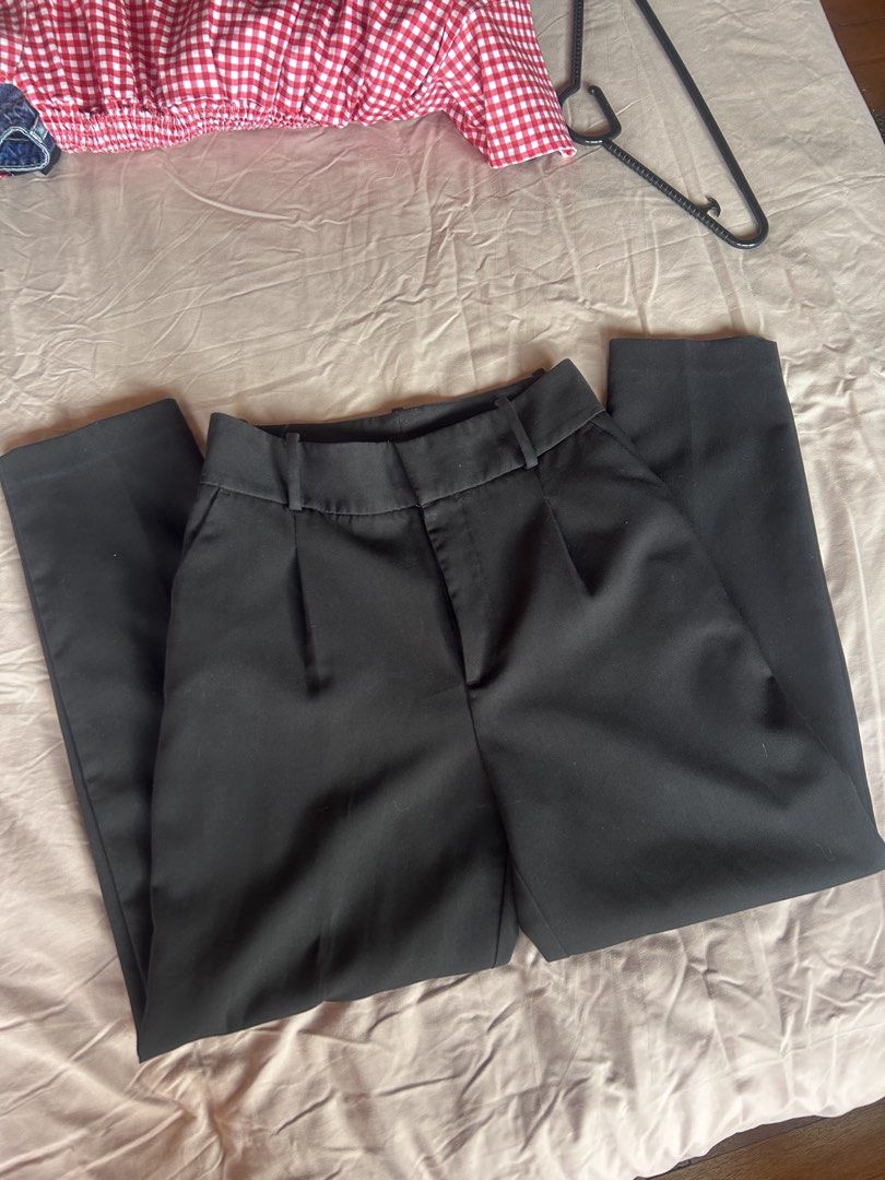 Zara Black High Waist Pants (Category: Jeans) located in Cebu City. Submitted by shopmikascloset (Listing ID 1469955835, Image 3). Description: - Brand: Zara - Color: Classic Black - Size: EUR M / USA M / MEX 28 - Fit: High-waisted with straight-leg cut and front pleats - Details: Includes belt loops - Condition: Good overall condition - Style: Versatile for office wear or casual days.
