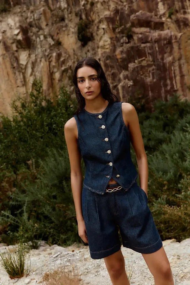 ZARA BNWT (Category: Sleeveless) located in Makati City. Submitted by tinycloset__ (Listing ID 1470029016, Image 1). Description: ZARA DENIM WAISTCOAT XS ON TAG BNWT.