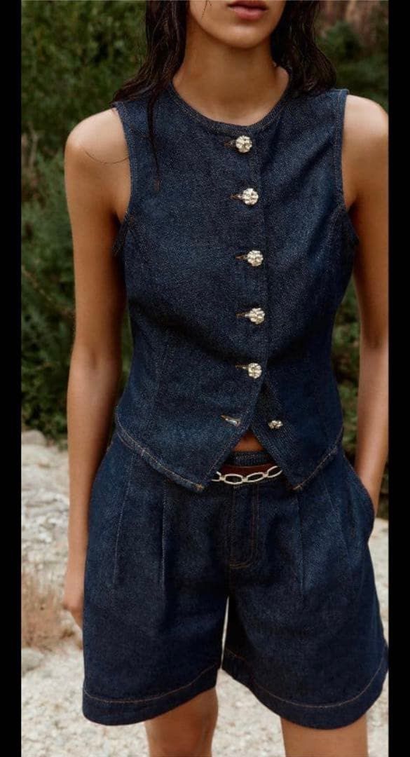 ZARA BNWT (Category: Sleeveless) located in Makati City. Submitted by tinycloset__ (Listing ID 1470029016, Image 2). Description: ZARA DENIM WAISTCOAT XS ON TAG BNWT.