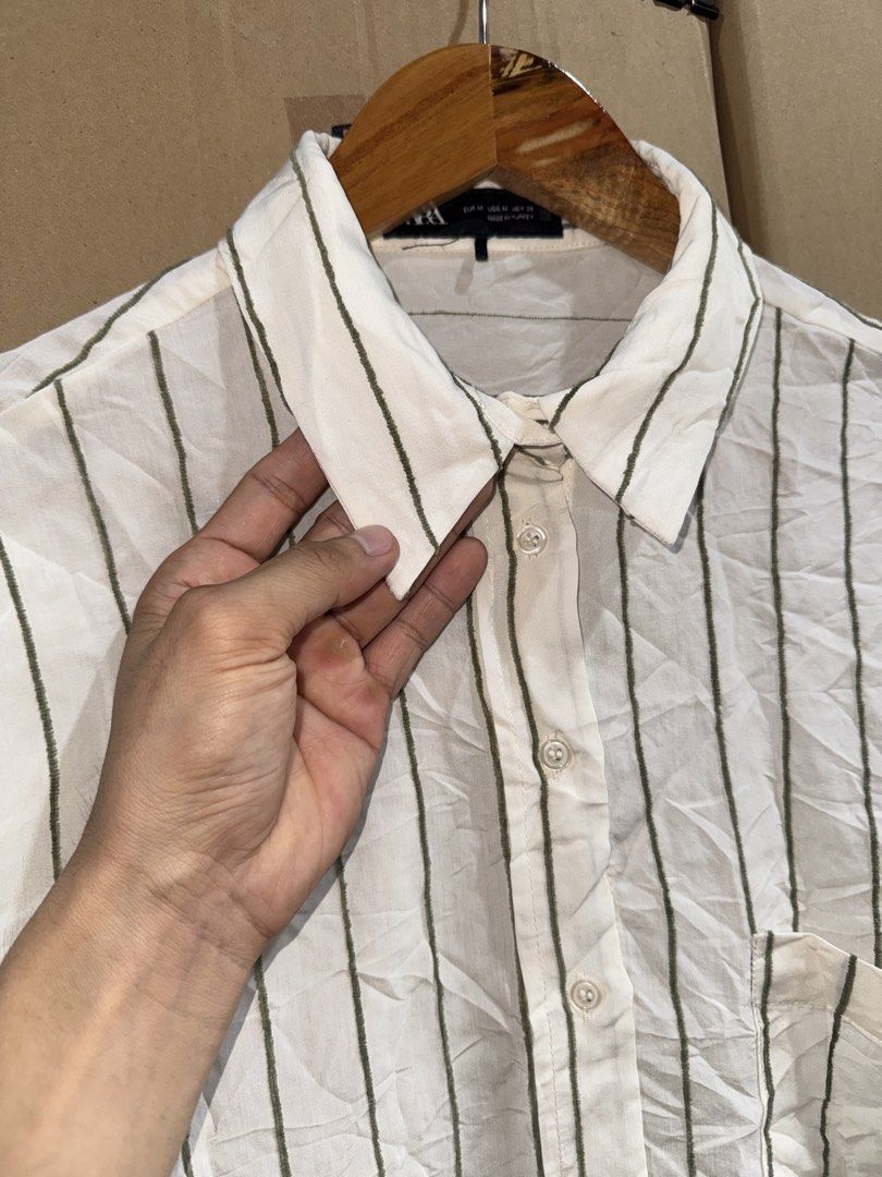 Zara Button Down Relaxed Fit Cream Stripe (Category: Longsleeves) located in Digos. Submitted by appareall (Listing ID 1470080880, Image 2). Description: .