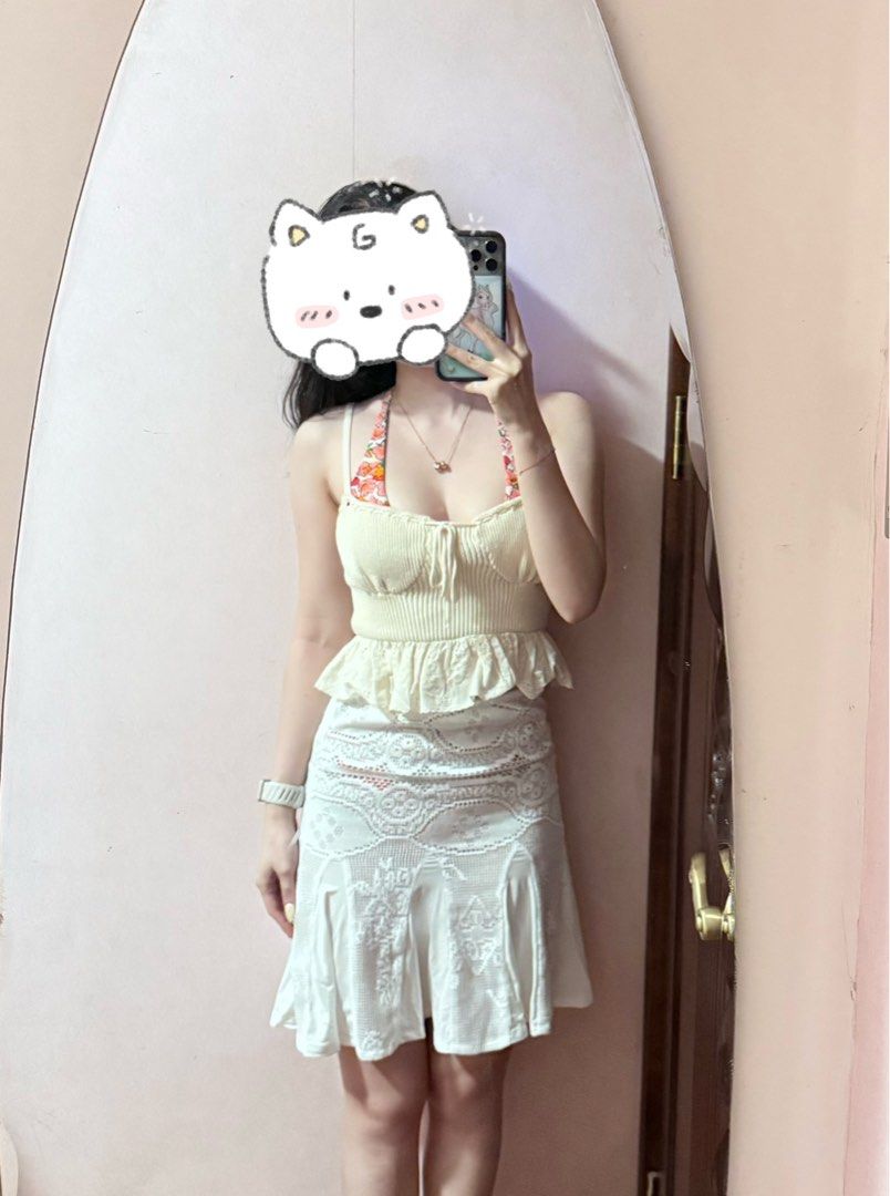 Zara cream knit top with ruffles (Category: Sleeveless) located in Manila. Submitted by livvy.edit (Listing ID 1469991526, Image 2). Description: Condition: Like New RFS: decluttering 📦 Can do shipping (buyer shoulders fee).