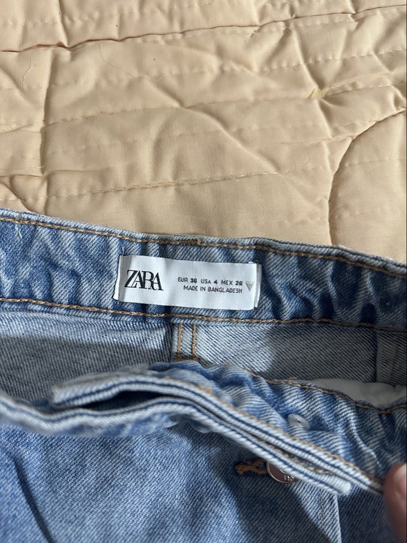 Zara Denim Skort (Category: Skirts) located in Quezon City. Submitted by hennessyscloset (Listing ID 1470115232, Image 3). Description: Preloved Skort. No flaws, needs wash since it was stocked for almost a year (while I’m pregnant) Rfs: Decluttering, no longer fit on me.