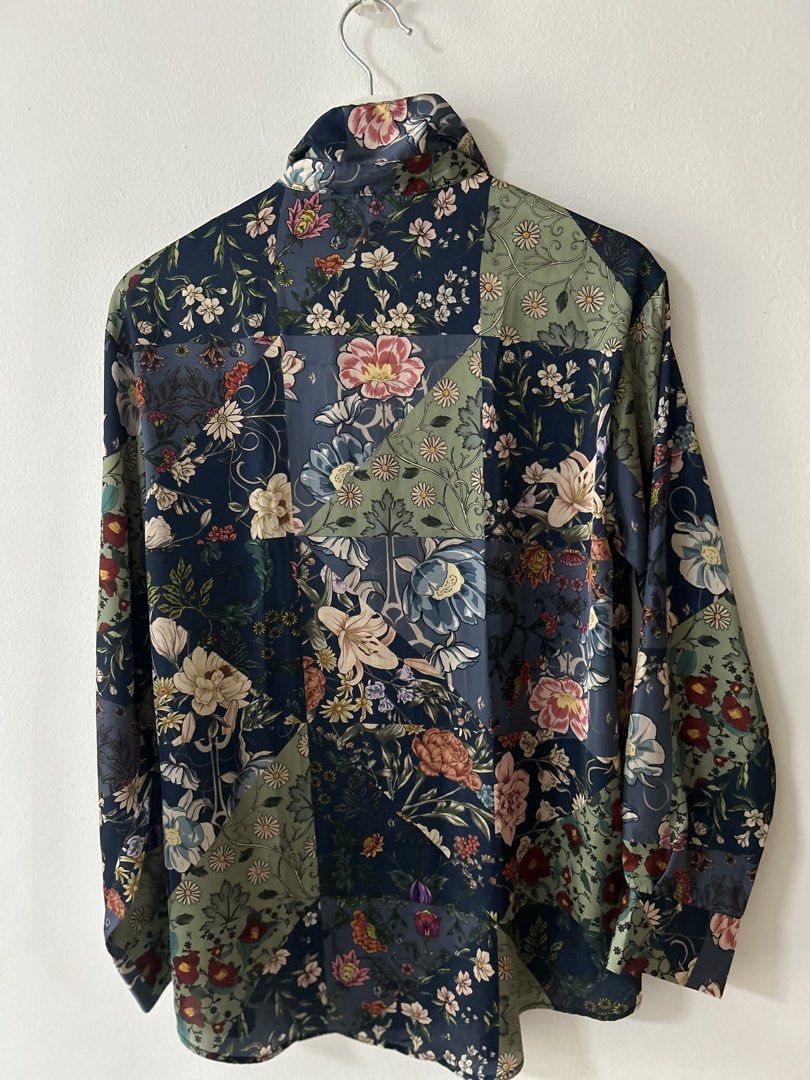 Zara Floral Patchwork Long Sleeve Button Up Blouse (Category: Longsleeves) located in Manila. Submitted by isabelle_1104 (Listing ID 1469967593, Image 3). Description: Oversized. Can fit up to medium.