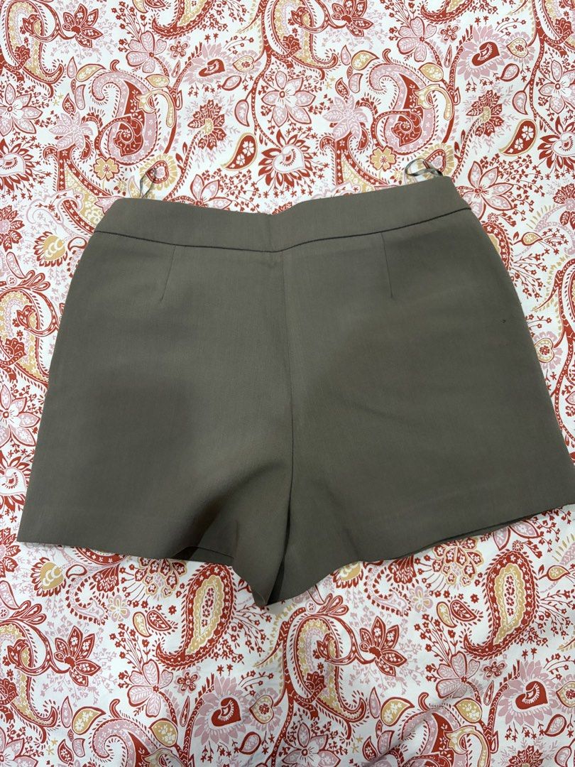 Zara greyish brown skort (Category: Other Bottoms) located in Lipa City. Submitted by best_cupcakes (Listing ID 1469960688, Image 2). Description: .