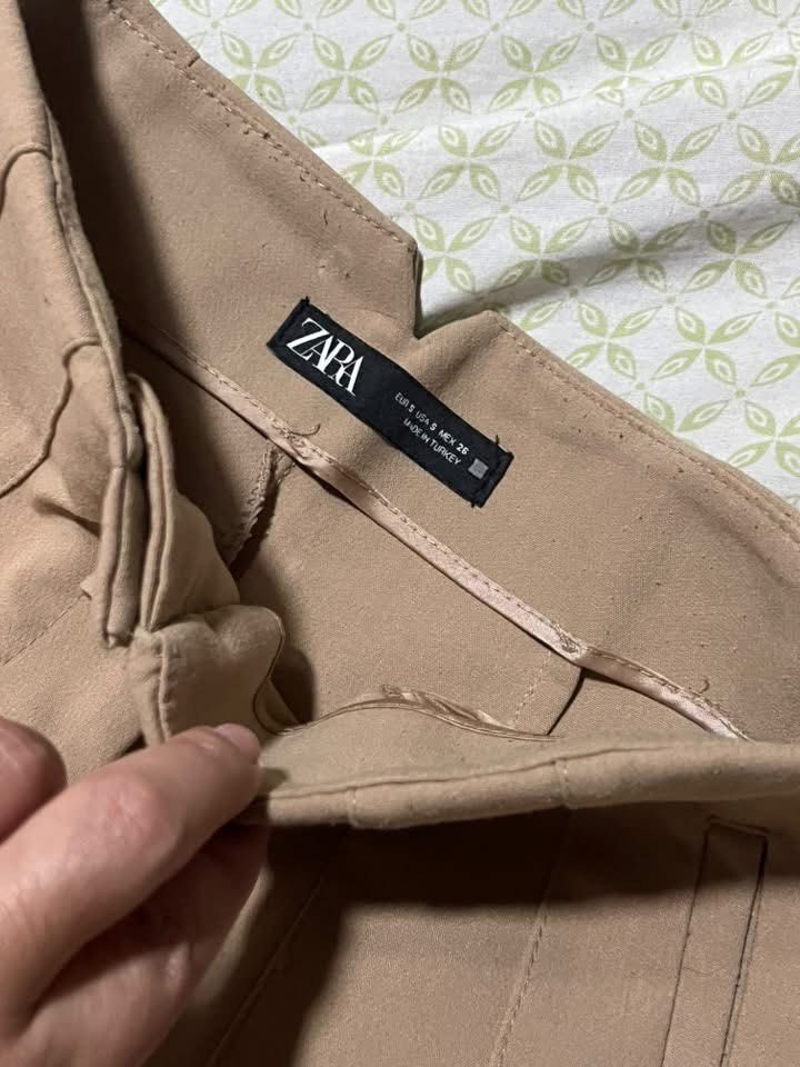 Zara high waisted pants (Category: Other Bottoms) located in Manila. Submitted by gee0505 (Listing ID 1470076296, Image 3). Description: used once !! Srp 2k plus best fit size 27-29 waistline.